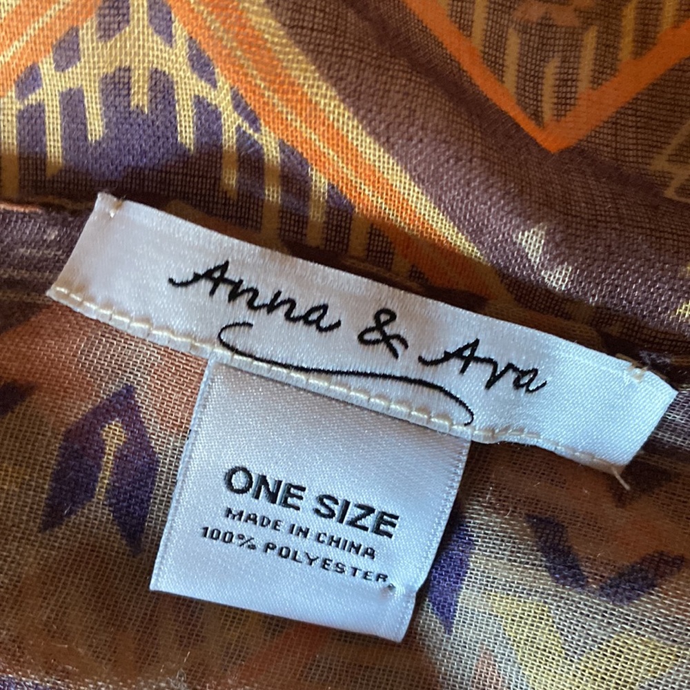 Large Geometric Square Scarf with Tassels!! - Picture 4 of 5